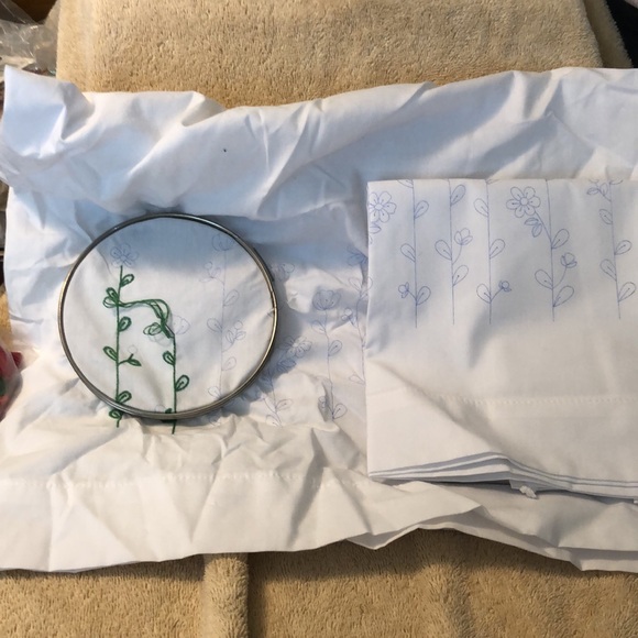 Bucilla TALL FLOWERS Stamped Embroidery Pillowcases Kit WM65474 Premium Percale - Picture 4 of 6